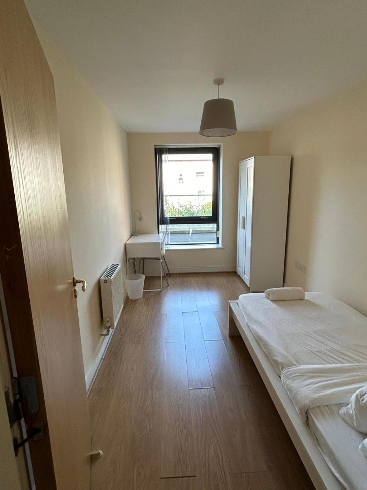 Apartment 004 Spacious 3 Bed In Centre