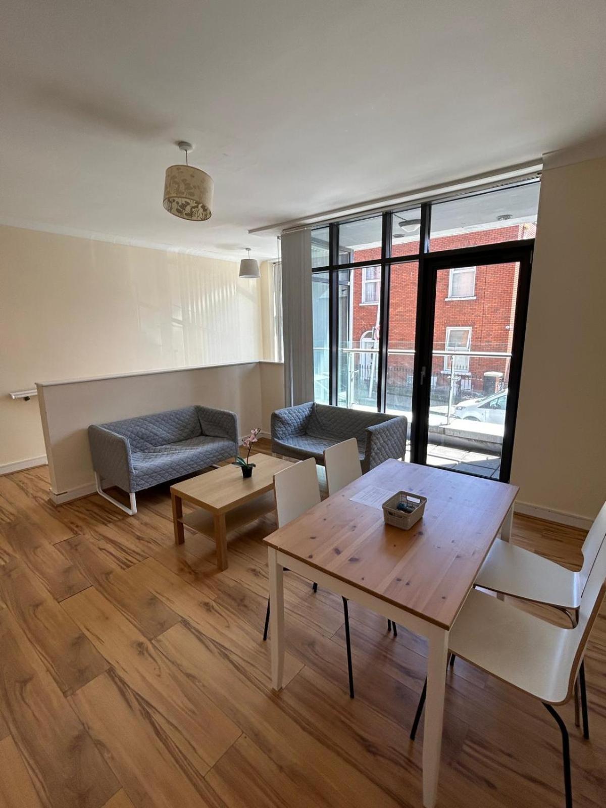 004 Spacious 3 Bed In Centre Dublin